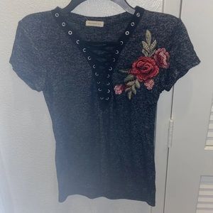 Top shirt with rose
